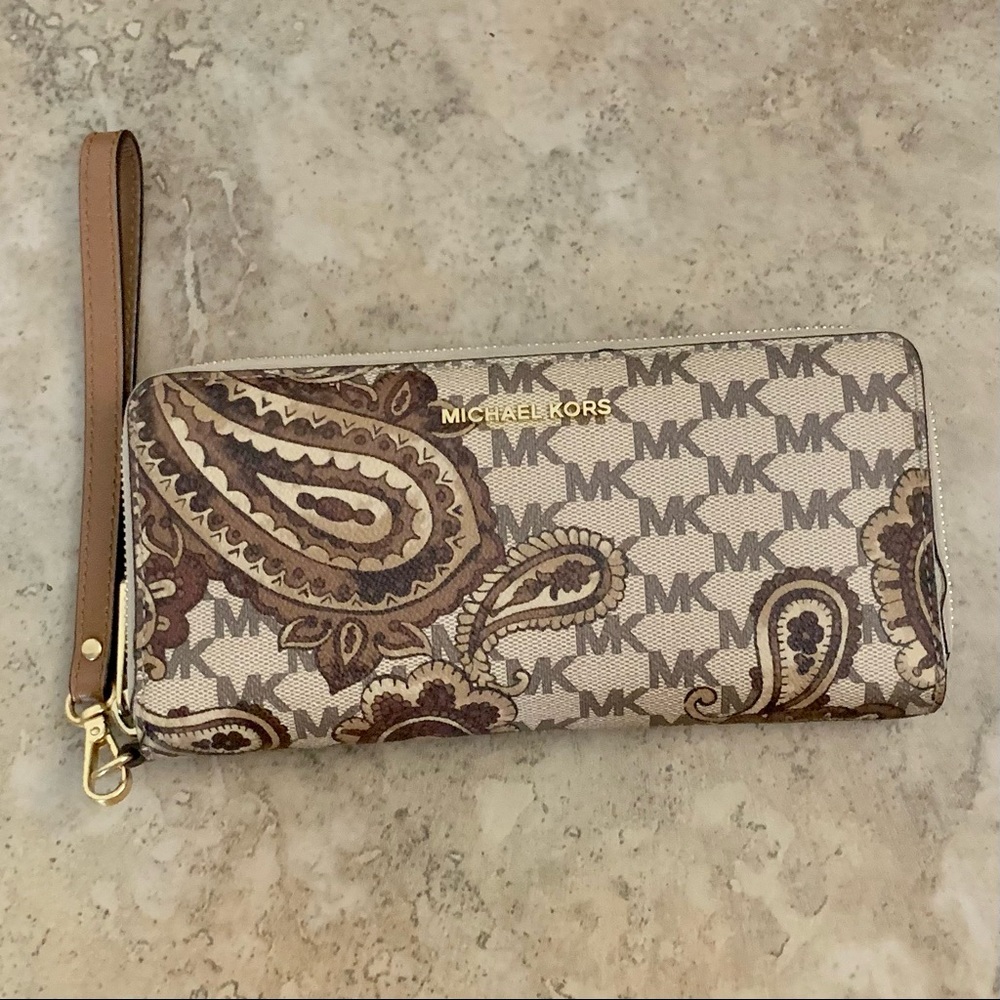 Michael Michael Kors Zip Around Wristlet Wallet